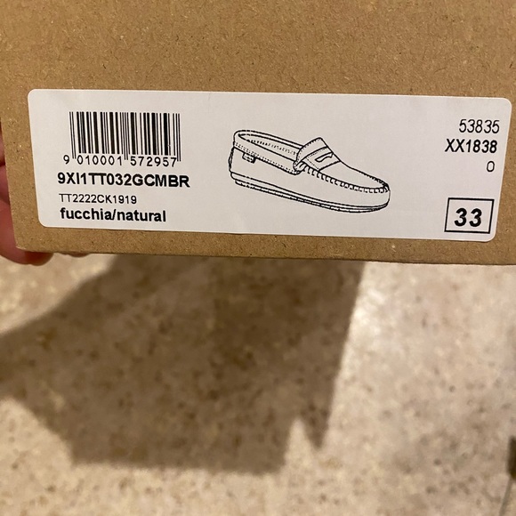 Atlanta Mocassin Fuchsia Pink Design with Natural White Detail size 33 EU - Picture 2 of 7